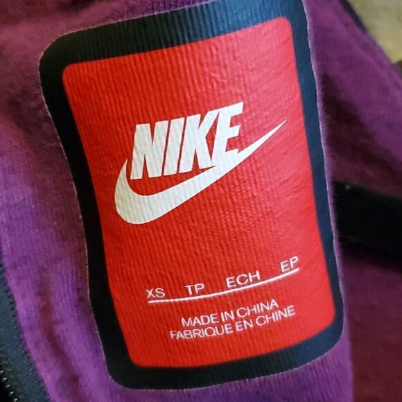 NIKE Tech Fleece Purple Camouflage Sweatshirt - Size XS - Picture 7 of 8